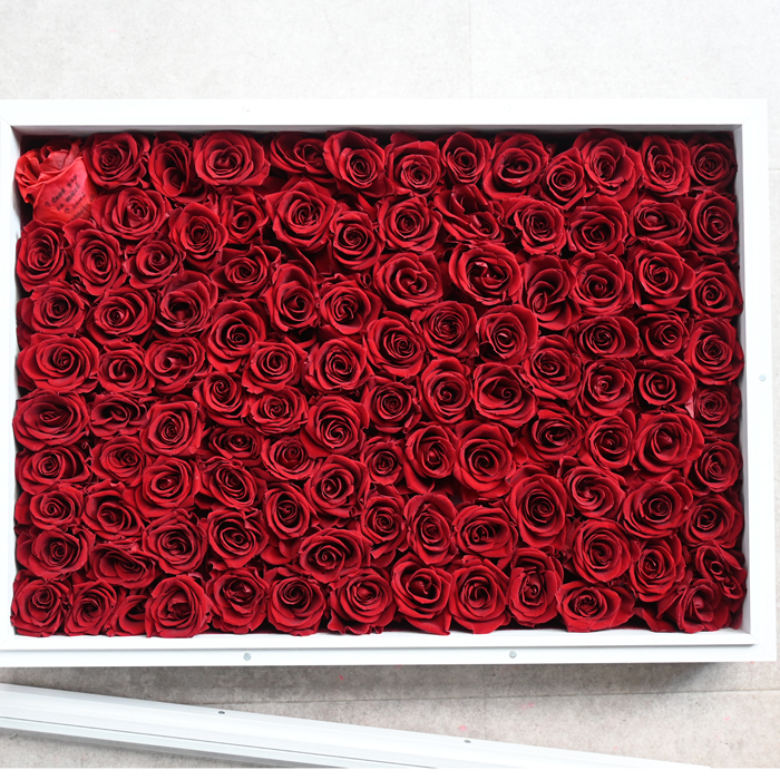 花の保存・大サイズバラ直系6－8cm33花おすすめ特大フレーム敷き詰めアレンジ