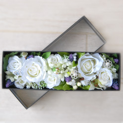 光触媒アートフラワー(造花)・【完売】　白い花ボックス長さ25cm横幅8cm厚み8cm